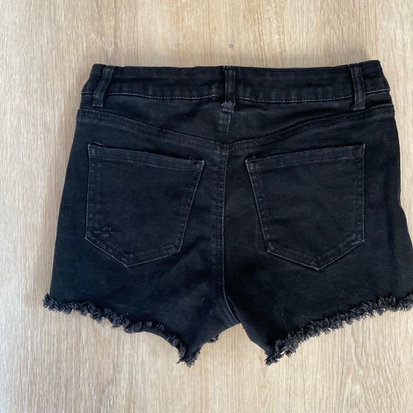 Black demon distressed shorts - Picture 2 of 2
